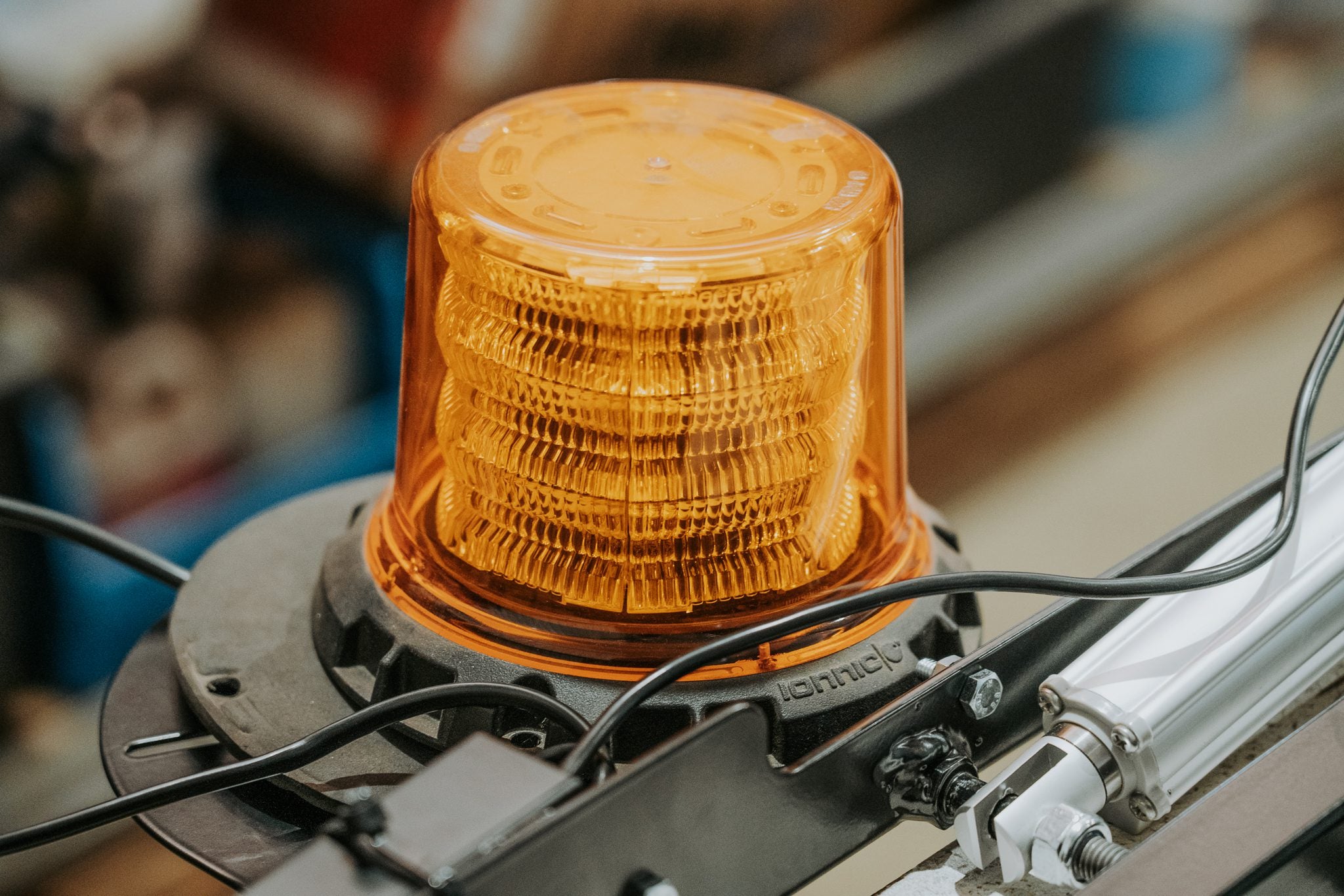 Escort Vehicle Pilot Sign Kit, Oversize Load Ahead, With Lights & Frame - Image 6