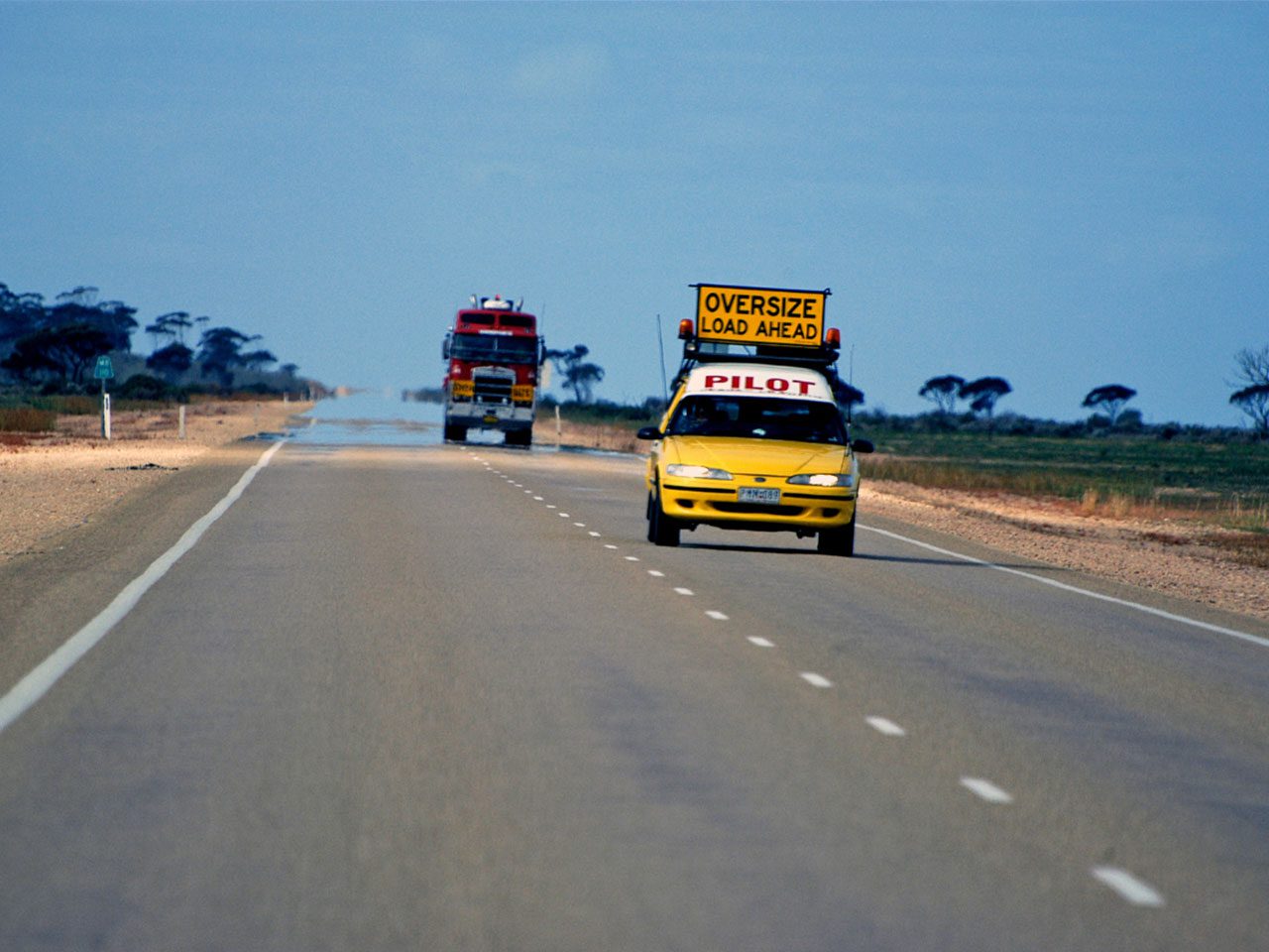 Escort Vehicle Pilot Sign Kit, Oversize Load Ahead, Motorised With Upgraded LED Lights & Frame - Image 3